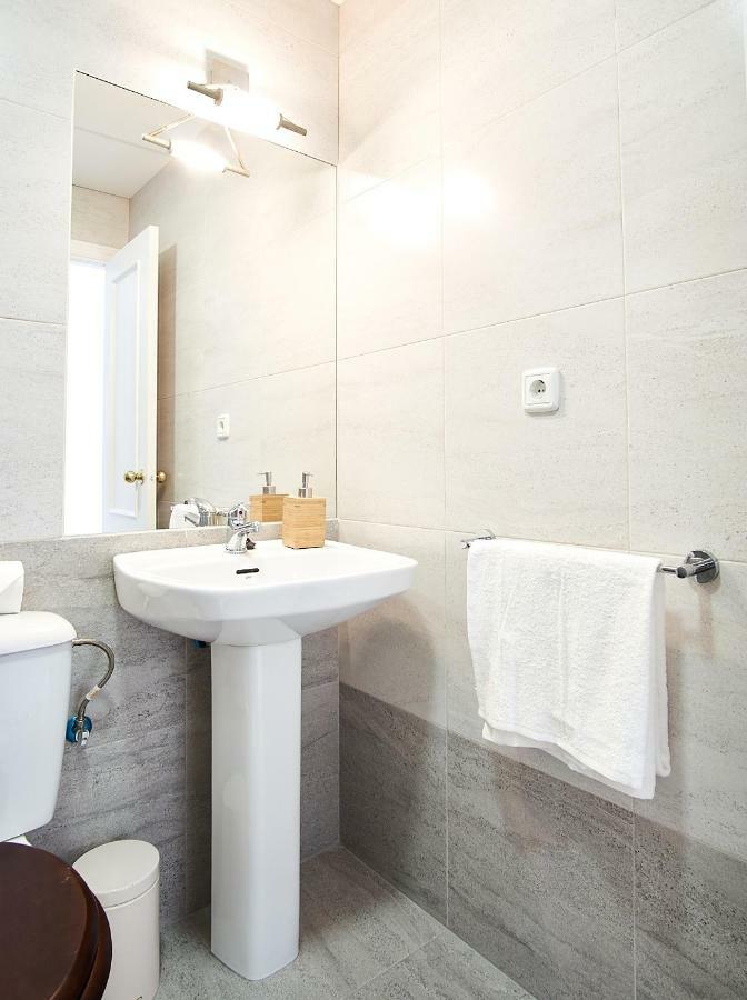 San Jacinto Triana Suite By Valcambre เซบีญา ภายนอก รูปภาพ