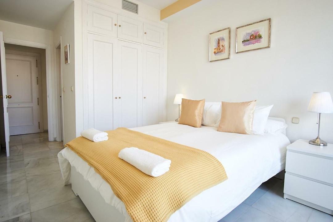 San Jacinto Triana Suite By Valcambre เซบีญา ภายนอก รูปภาพ
